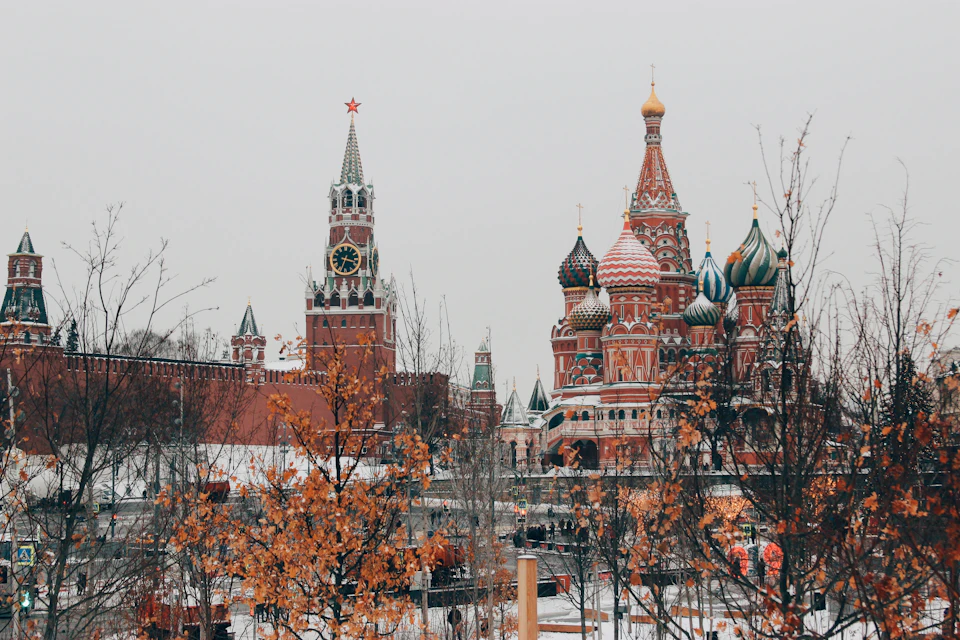 Кремль и Покровский собор в центре Москвы